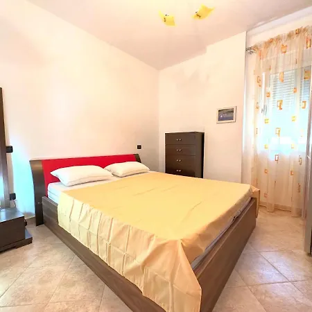 Orange By The Sea Apartment