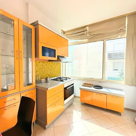 Orange By The Sea Apartment *