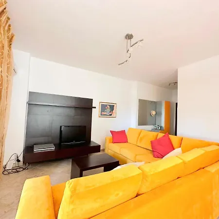 Orange By The Sea Apartment